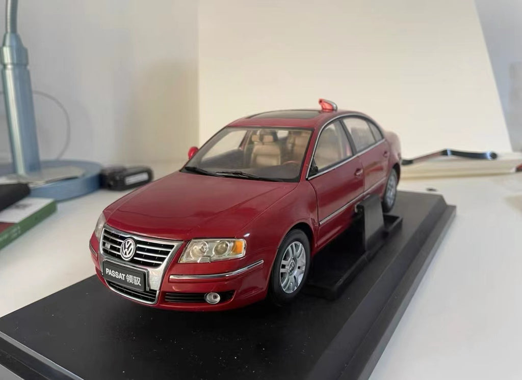 1:18 Volkswagen VW Passat go red diecast scale car model – Classic