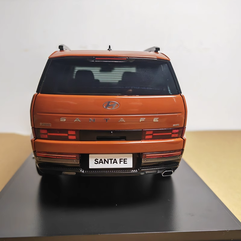 Original Factory 1:18 Hyundai Santa FE 5th Gen  Alloy SUV Car Model for gifts, collection