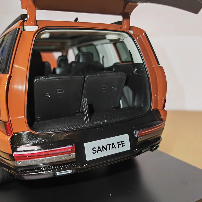 Original Factory 1:18 Hyundai Santa FE 5th Gen  Alloy SUV Car Model for gifts, collection