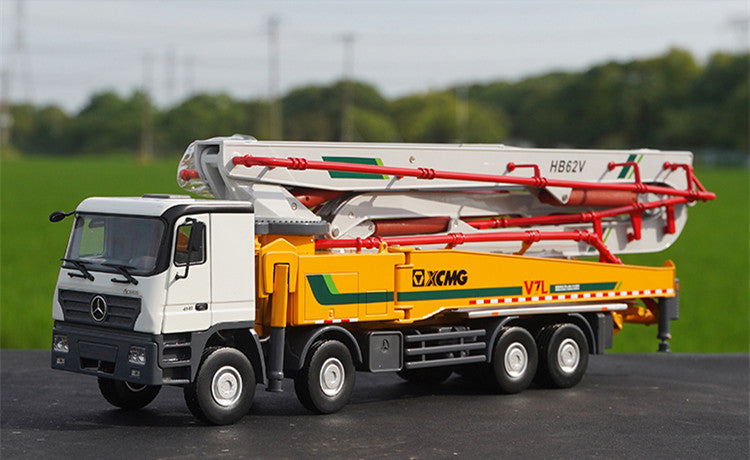 Original factory 1:35 XCMG Mercedes-Benz HB62V Diecast Concrete Pump Truck Model for gift, display, collection