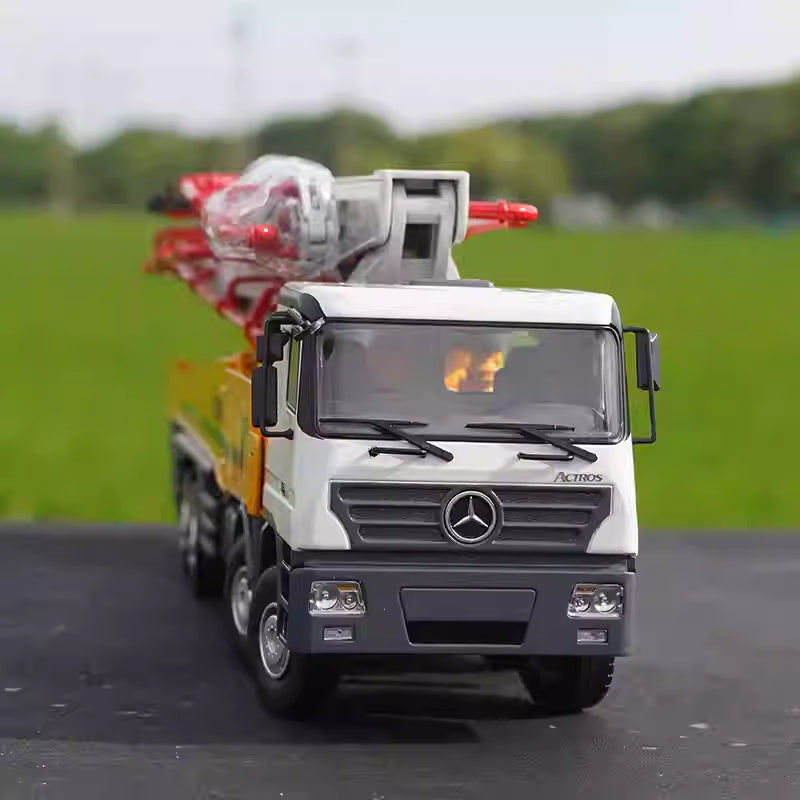 Original factory 1:35 XCMG Mercedes-Benz HB62V Diecast Concrete Pump Truck Model for gift, display, collection