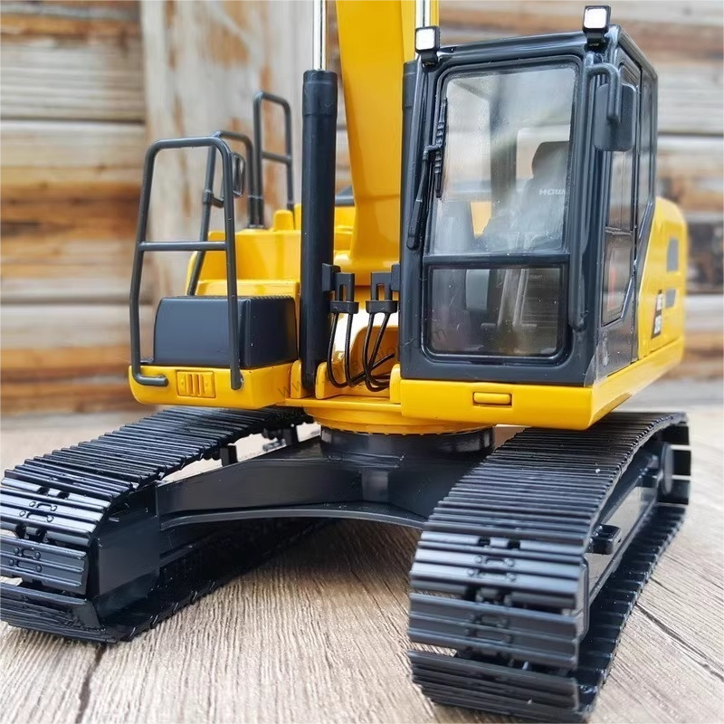 High quality Authentic 1:35 Howo HE215 Diecast excavator model for gifts