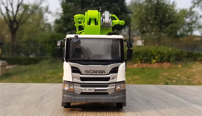 1:38 Scania Zoomlion 62X-6RZ Concrete Pump Truck Diecast Model – High-Fidelity Collectible with Functional Boom & Outriggers