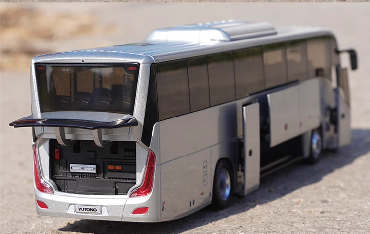 1:42 Yutong T12E Overseas Edition Alloy Tourist Bus Model