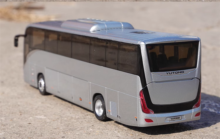 1:42 Yutong T12E Overseas Edition Alloy Tourist Bus Model