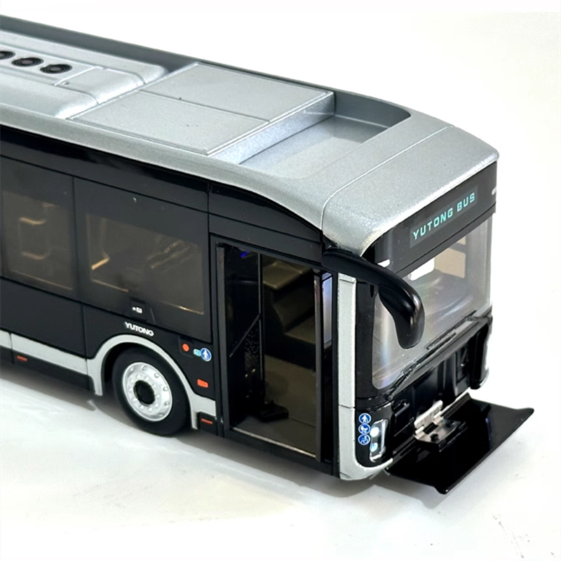 New release 1:42 Yutong U12 Diecast city bus model  overseas version black kinggang black pure electric bus alloy model