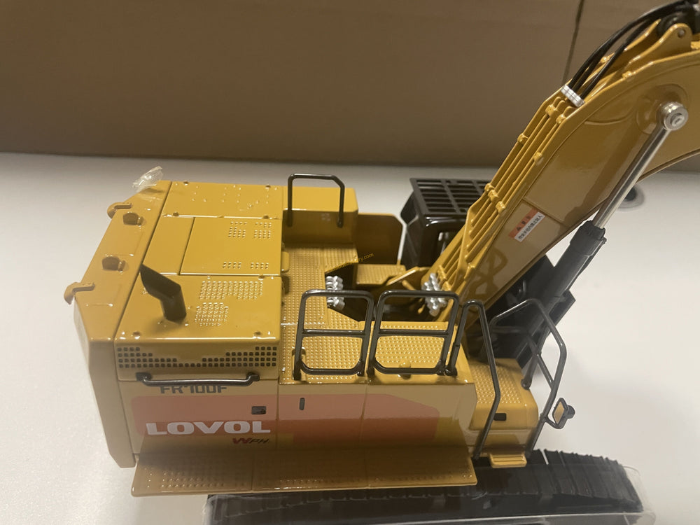 High quality collectiable 1:43 LOVOL FR700F Large diecast excavator model Truck for gift