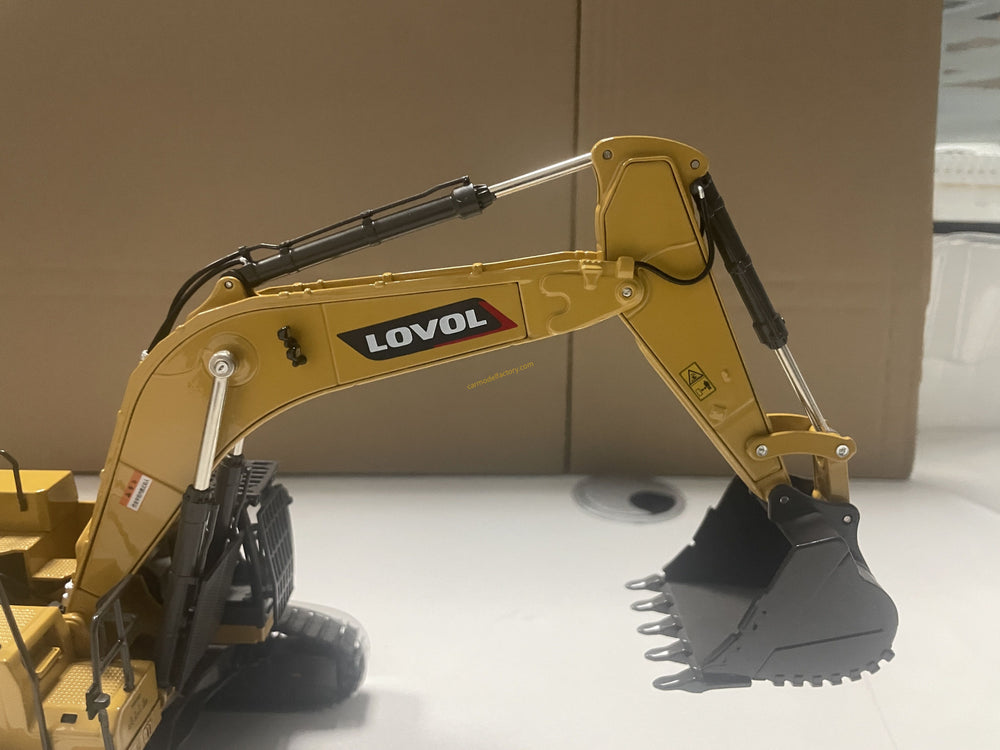 High quality collectiable 1:43 LOVOL FR700F Large diecast excavator model Truck for gift