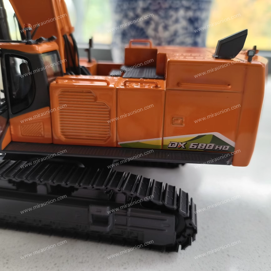 1:50 Scale Develon DX680HD Diecast Crawler Excavator model, New Doosan DX680hd  scale digger model