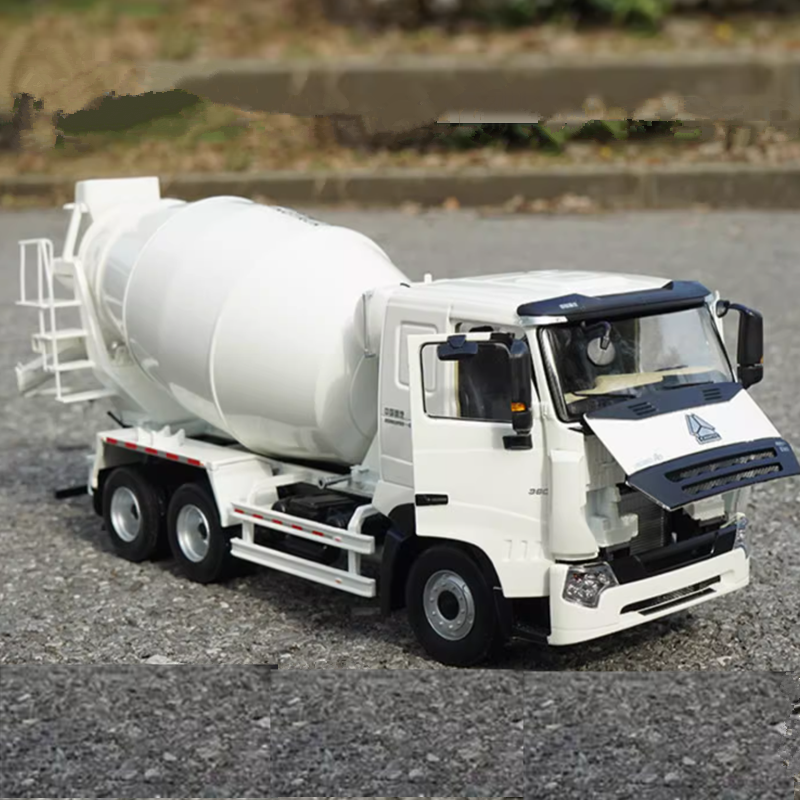 Authentic 1:24 Sinotruk HOWO A7 diecast concrete mixer truck models metal cement agitating lorry model for gift