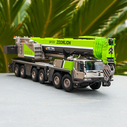 Original factory 1:50 high quality Diecast Zoomlion QAY220 Truck 